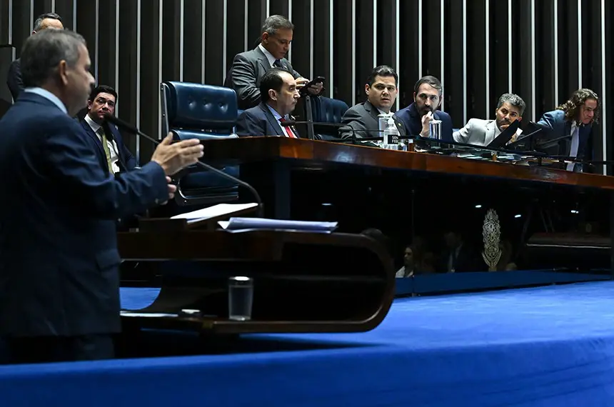 Senado aprova proibição de descontos em benefícios do INSS