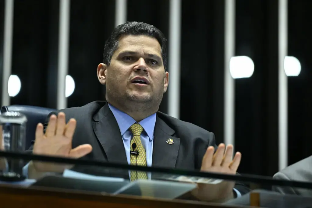 Senado pode “ressuscitar” PEC do fim da reeleição em dezembro