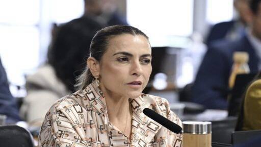 Senadora Soraya Thronicke provoca onda de críticas ao ironizar prisão de Bolsonaro