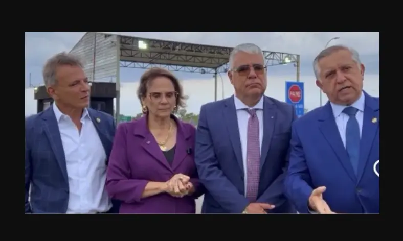 Senadores visitam a Papuda, onde o STF quer enviar Bolsonaro