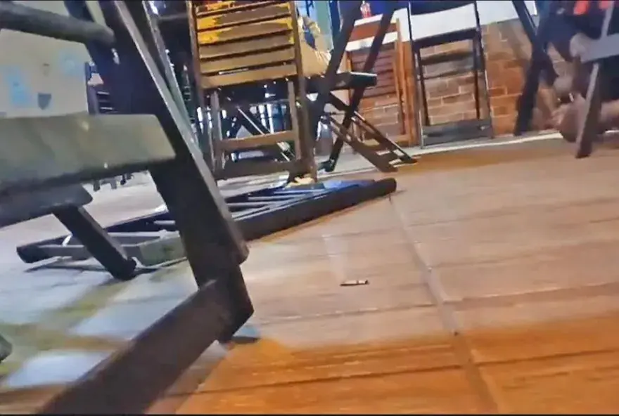 Três morrem baleados em ataque a bar em Nova Iguaçu