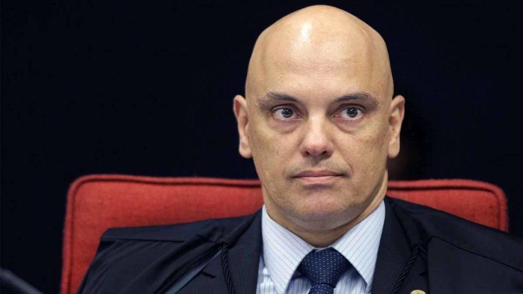 Troca da tornozeleira por PF destrói justificativa de Moraes para prender Bolsonaro