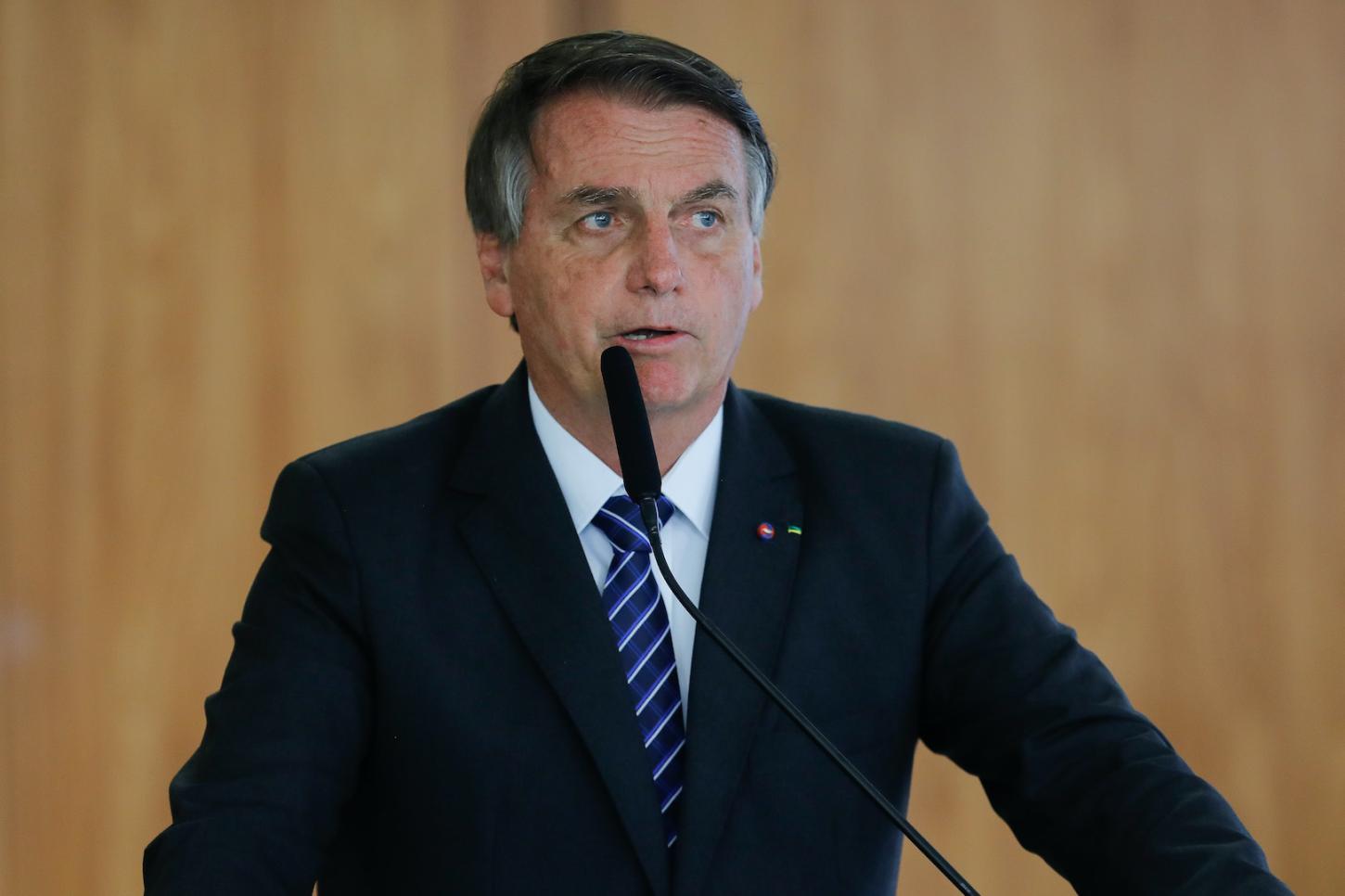 URGENTE: PL suspende suspende salário e atividades partidária de Bolsonaro
