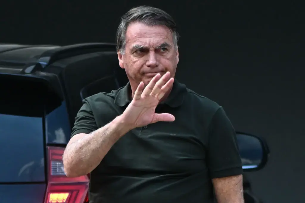 Advogado de Bolsonaro diz que perícia foi concluída