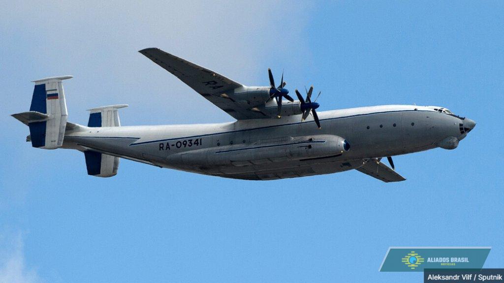 Avião Militar Antonov An-22 Cai na Rússia, Matando Sete Pessoas