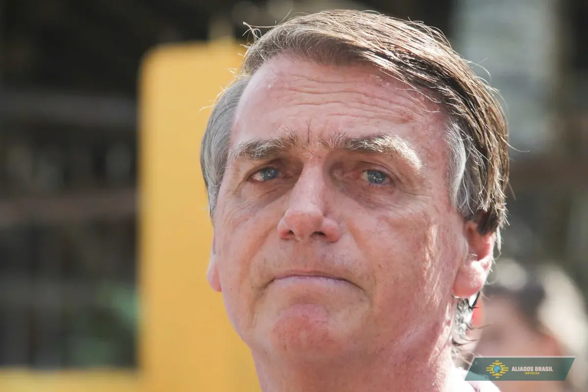 Bolsonaro faz ultrassom e médicos recomendam cirurgia, diz advogado