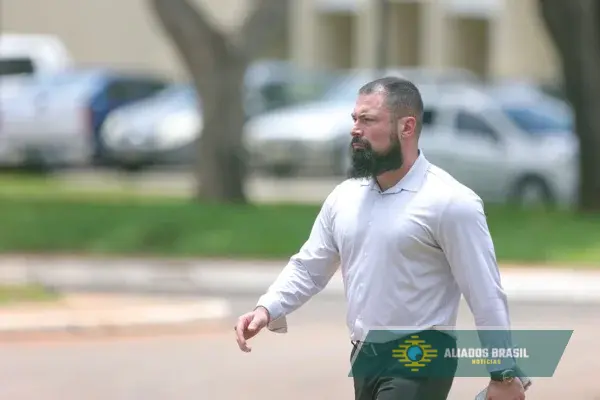 Bolsonaro manda mensagem por deputado sobre redução de pena; veja qual