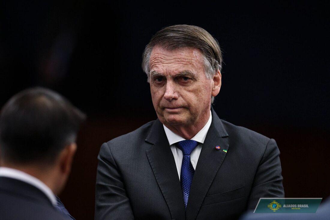Bolsonaro perde benefícios vitalícios após ofensiva jurídica do PT 