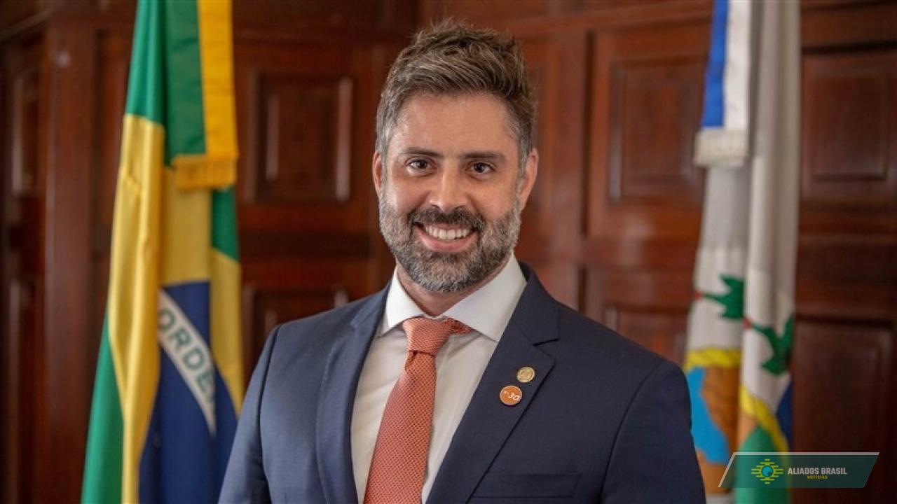 Ex-deputado responde por estupro e lesão corporal