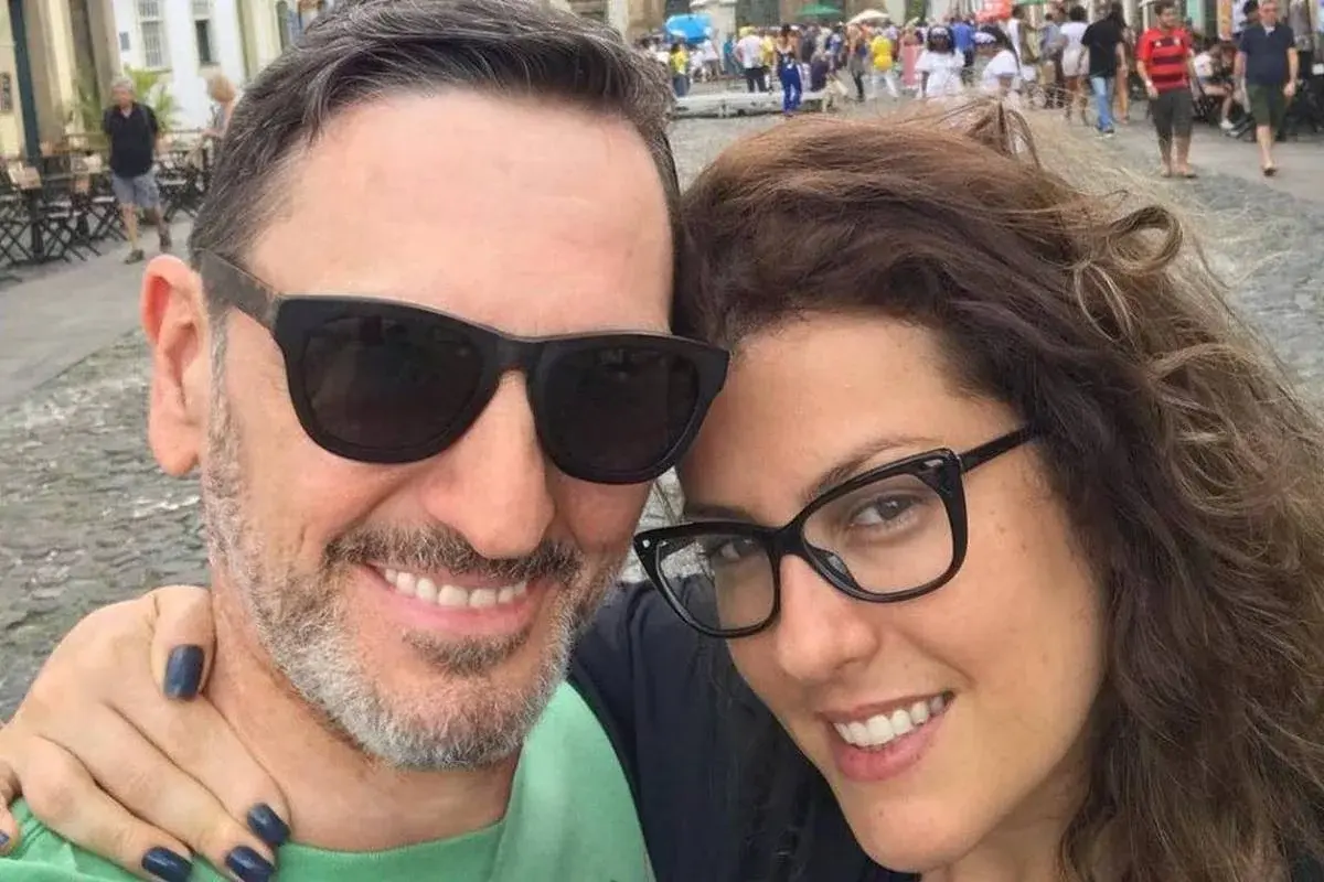 Ex-esposa consegue medida protetiva contra Paulo Miklos, do Titãs