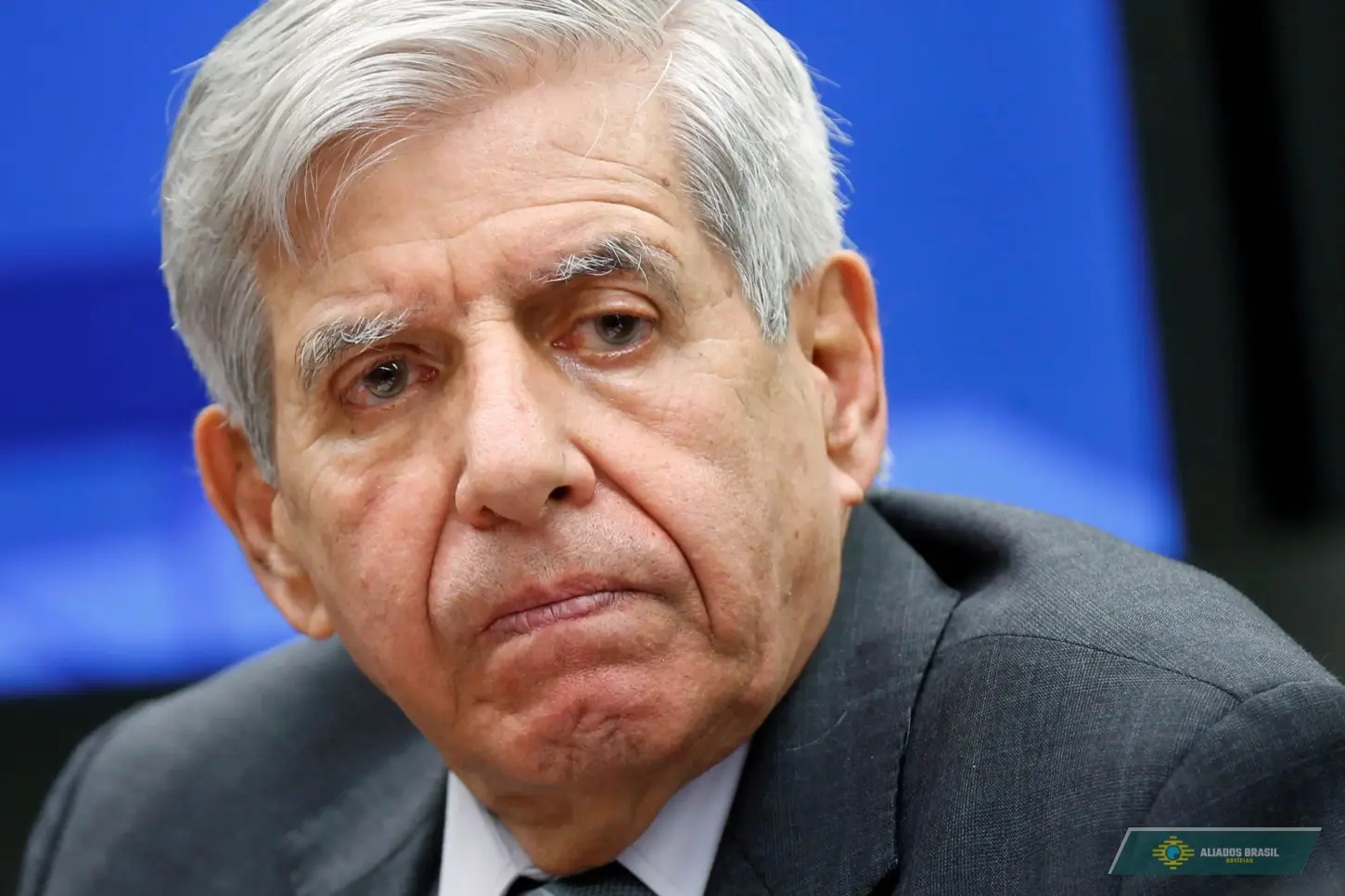 Exército é favorável à prisão domiciliar para o general Heleno