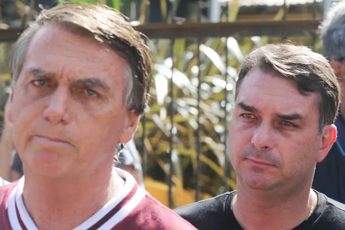 Flávio se manifesta após Bolsonaro cancelar entrevista ao Metrópoles. Veja vídeo