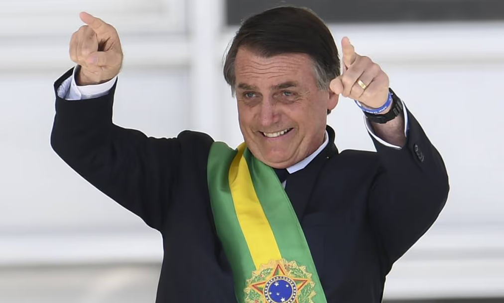 Homem é condenado por vender falso almoço com Jair Bolsonaro e culpa o ex-presidente