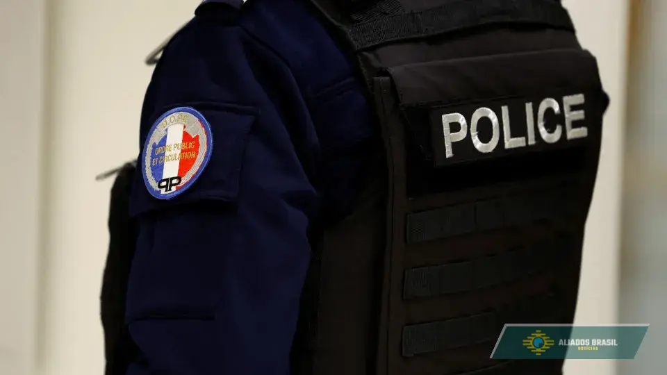 Jovem é detida após ir a hospital com bebê morto na mochila 