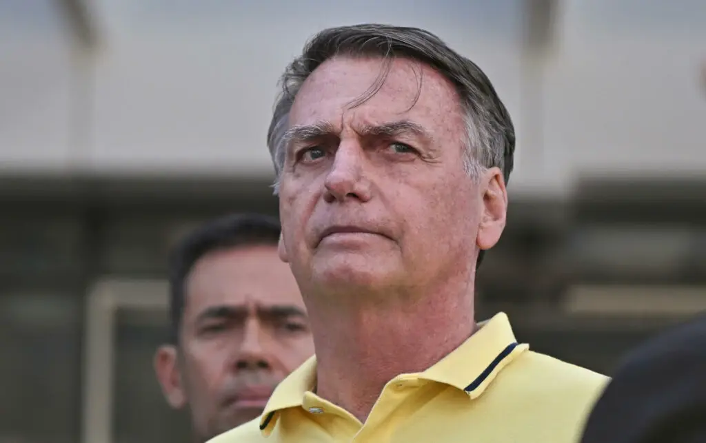 Justiça diz que Bolsonaro termina de cumprir pena em 2052