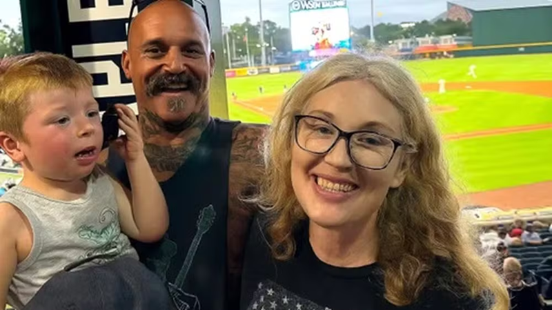 Mãe, de 47 anos, atribui esquecimentos ao pós-parto, mas descobre diagnóstico de Alzheimer precoce