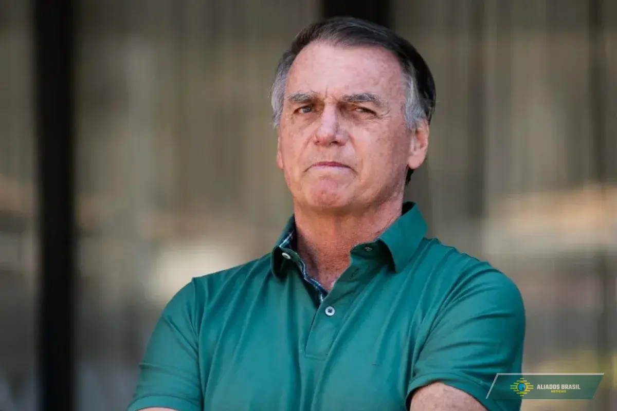 Michelle anuncia que cirurgia de Bolsonaro terminou