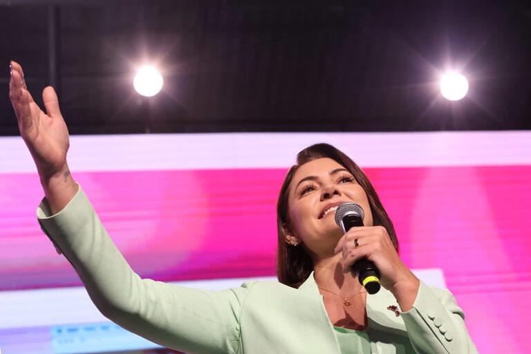 Michelle Bolsonaro lidera preferência para ser indicada de Jair Bolsonaro em 2026, aponta Datafolha