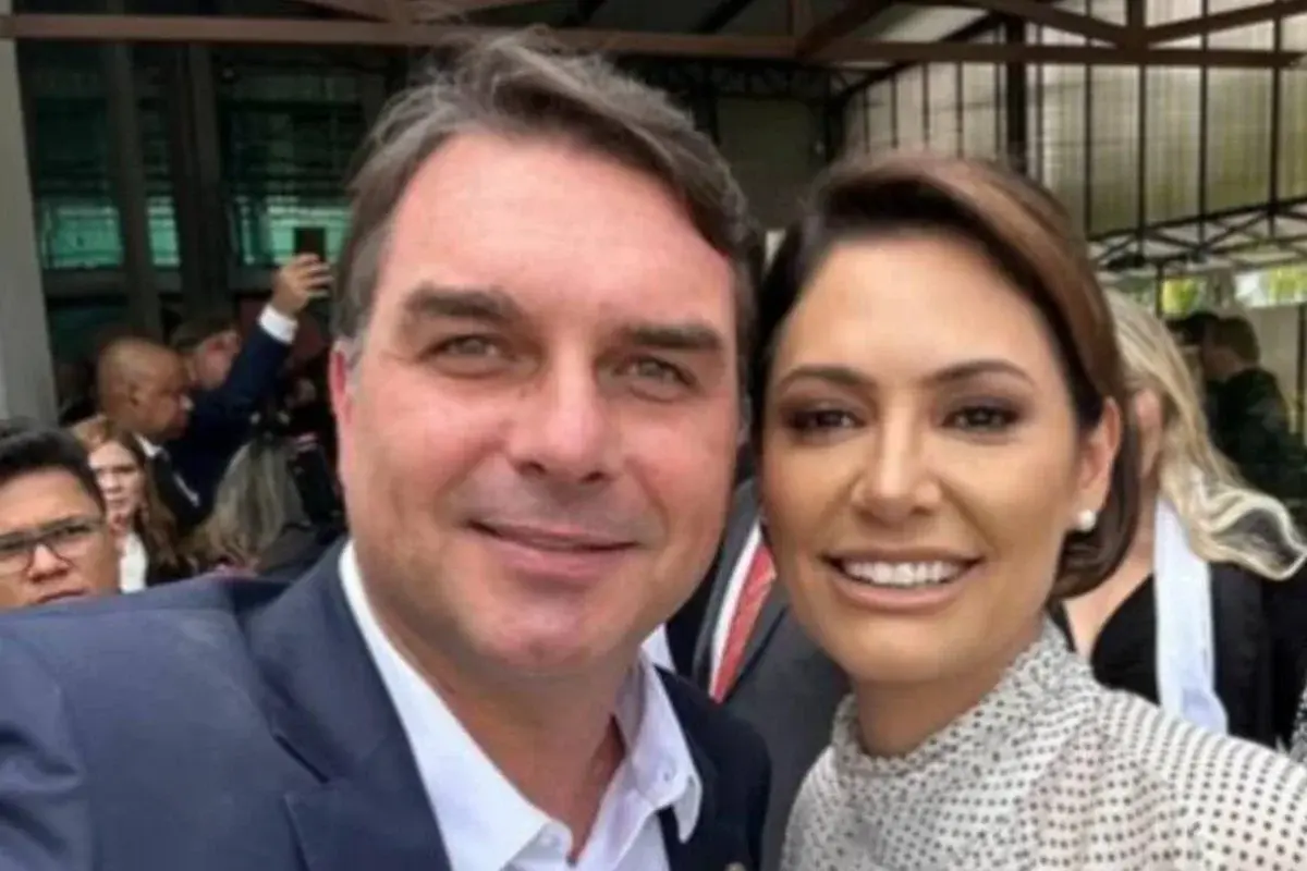Michelle se manifesta sobre decisão de Bolsonaro a Flávio