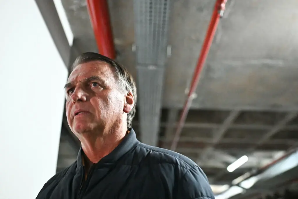 Moraes manda PF vistoriar marmitas enviadas a Bolsonaro