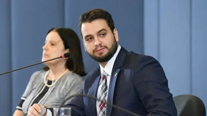 Moraes proíbe defesa de Filipe Martins de usar slides em sustentação oral no STF