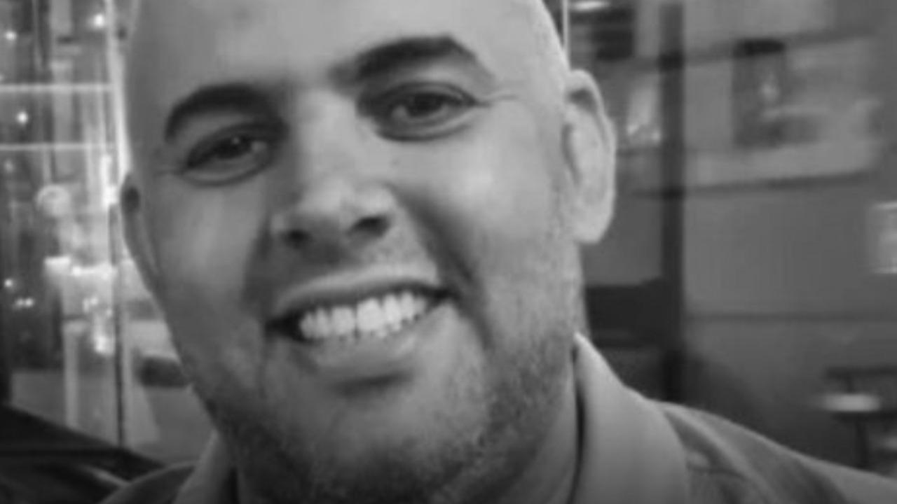 Morre apresentador de programa de futebol após vitória de clube