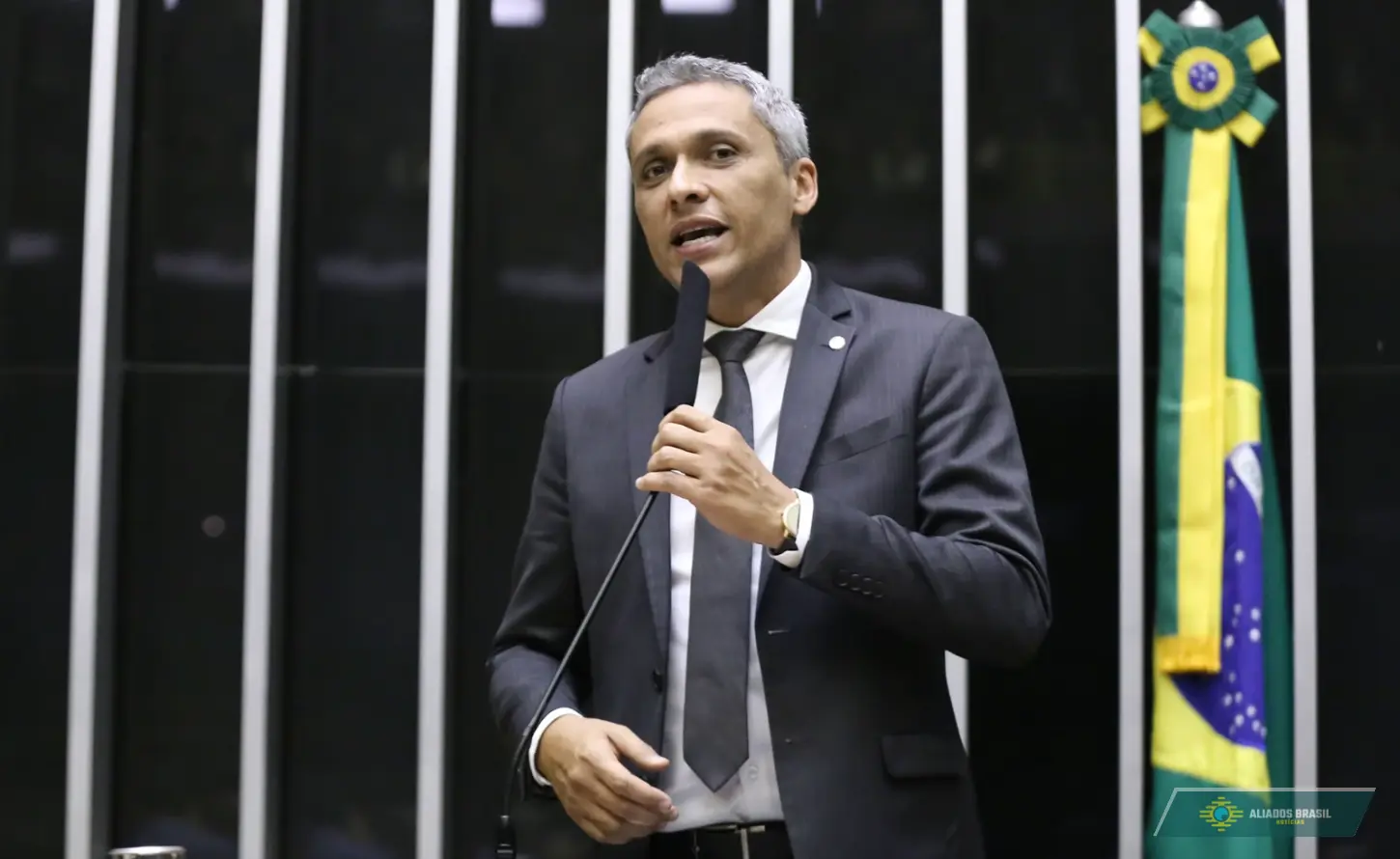 PF indicia Gayer por suspeita de “desviar cota parlamentar”. Veja a declaração do deputado