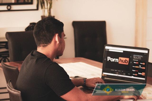 Pornhub revela quais países mais consumiram pornografia em 2025