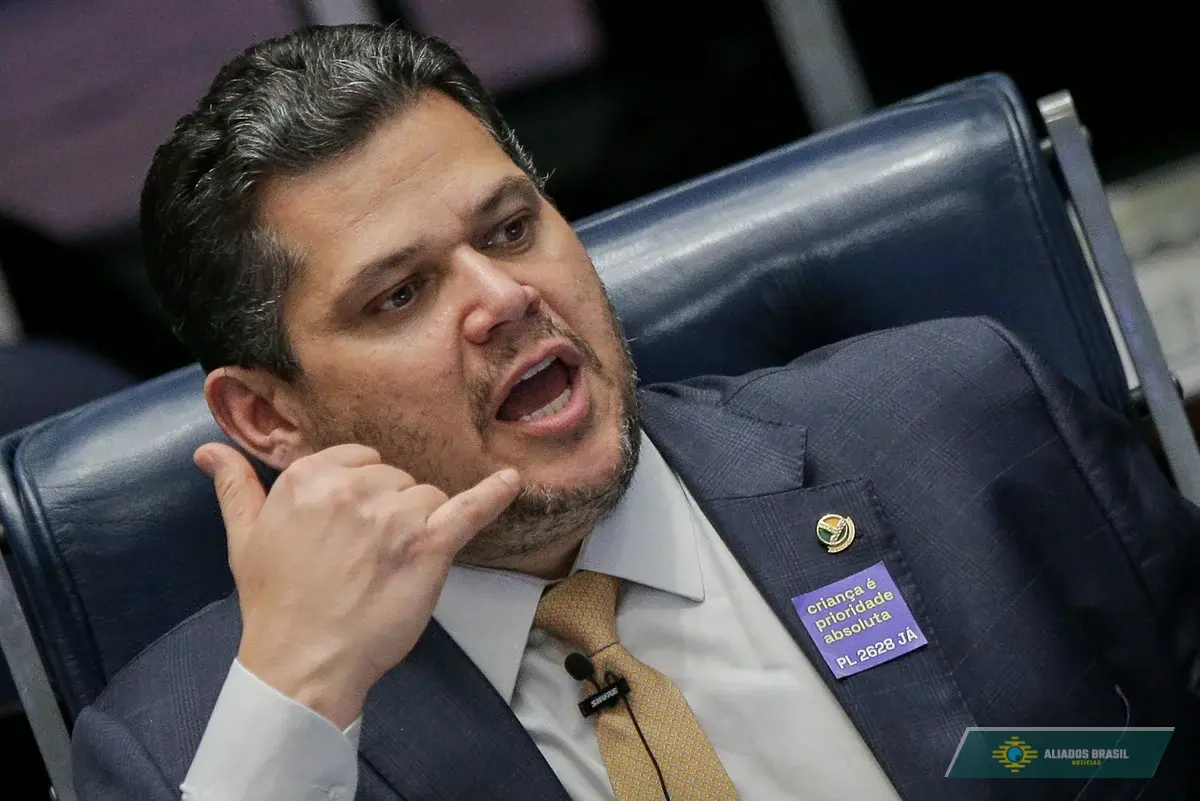 Pressionado por adiamento, Alcolumbre pauta PL da Dosimetria