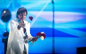 Roberto Carlos sofre acidente durante gravação de clipe do especial de Fim de Ano em Gramado