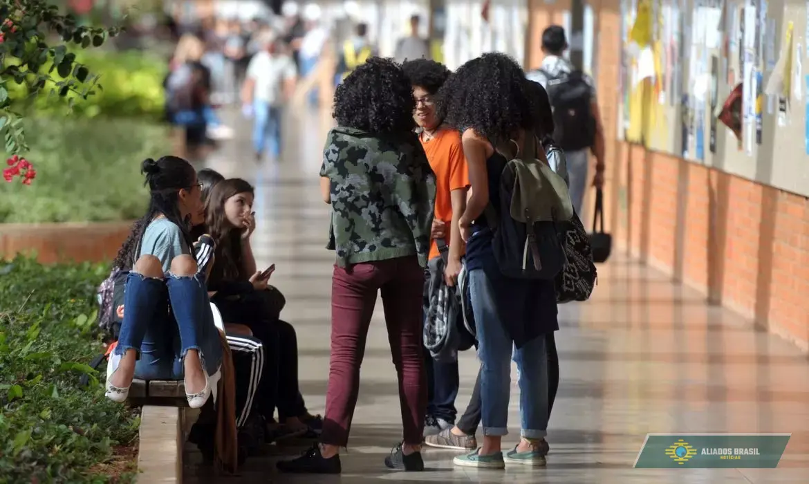 Santa Catarina acaba com cotas para negros, pardos e indigenas em universidades