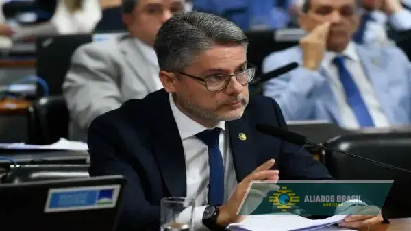 Senador diz que Brasil está perto de ver um ministro de tribunal superior ser preso