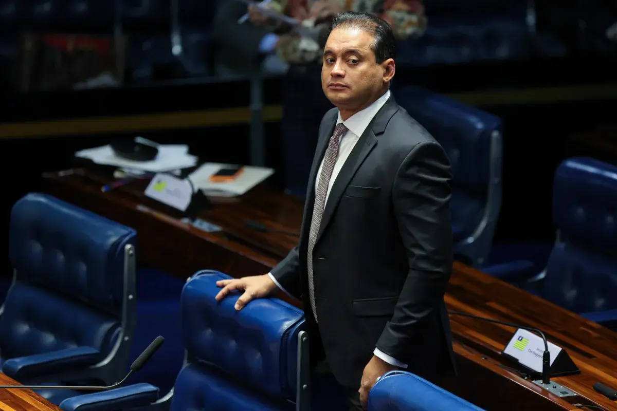 Vice-líder de Lula é alvo da PF em operação que investiga farra do INSS