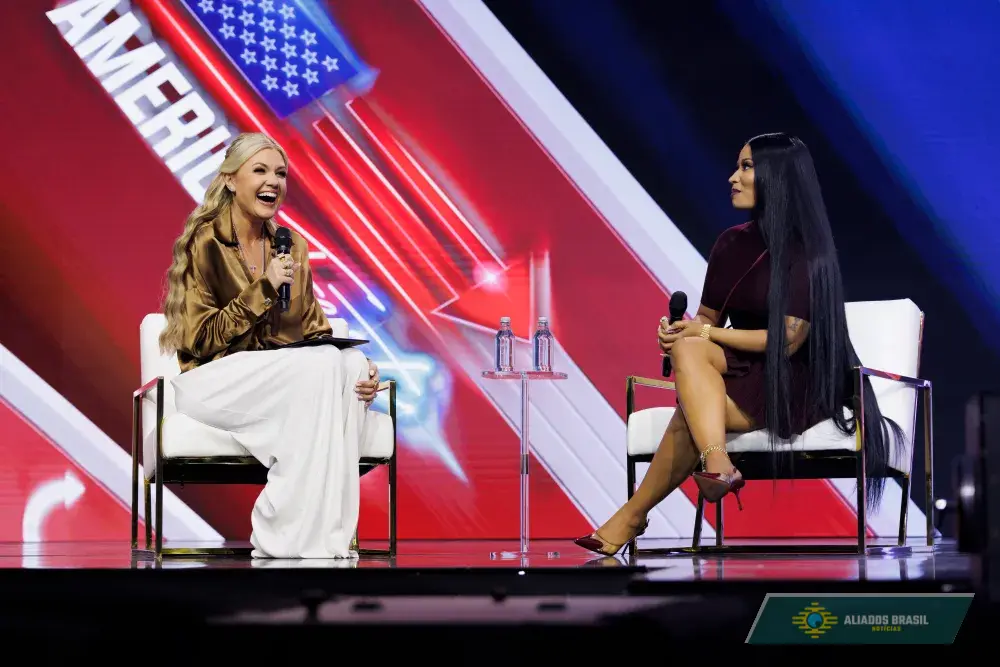 VÍDEO: Nicki Minaj faz aparição surpresa em evento conservador nos EUA e elogia Trump