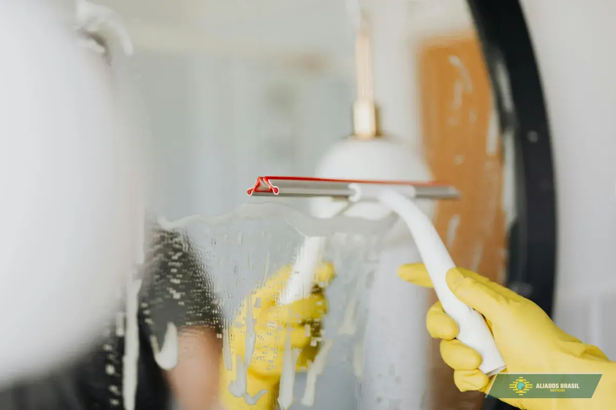 Vinagre na faxina funciona? Entenda como produto afeta a limpeza