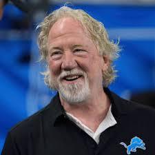 Ator Timothy Busfield é acusado de abuso sexual infantil e tem mandado de prisão emitido nos EUA