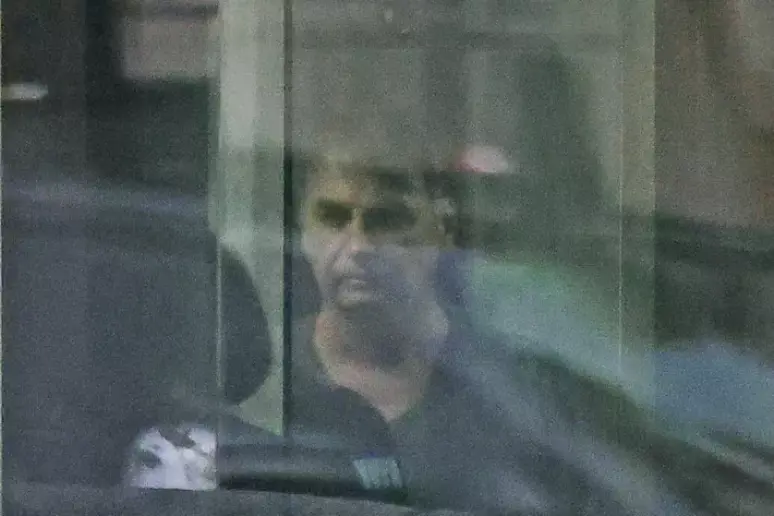 Bolsonaro reclama de condições da sala da PF onde está está preso e Moraes pede esclarecimentos 