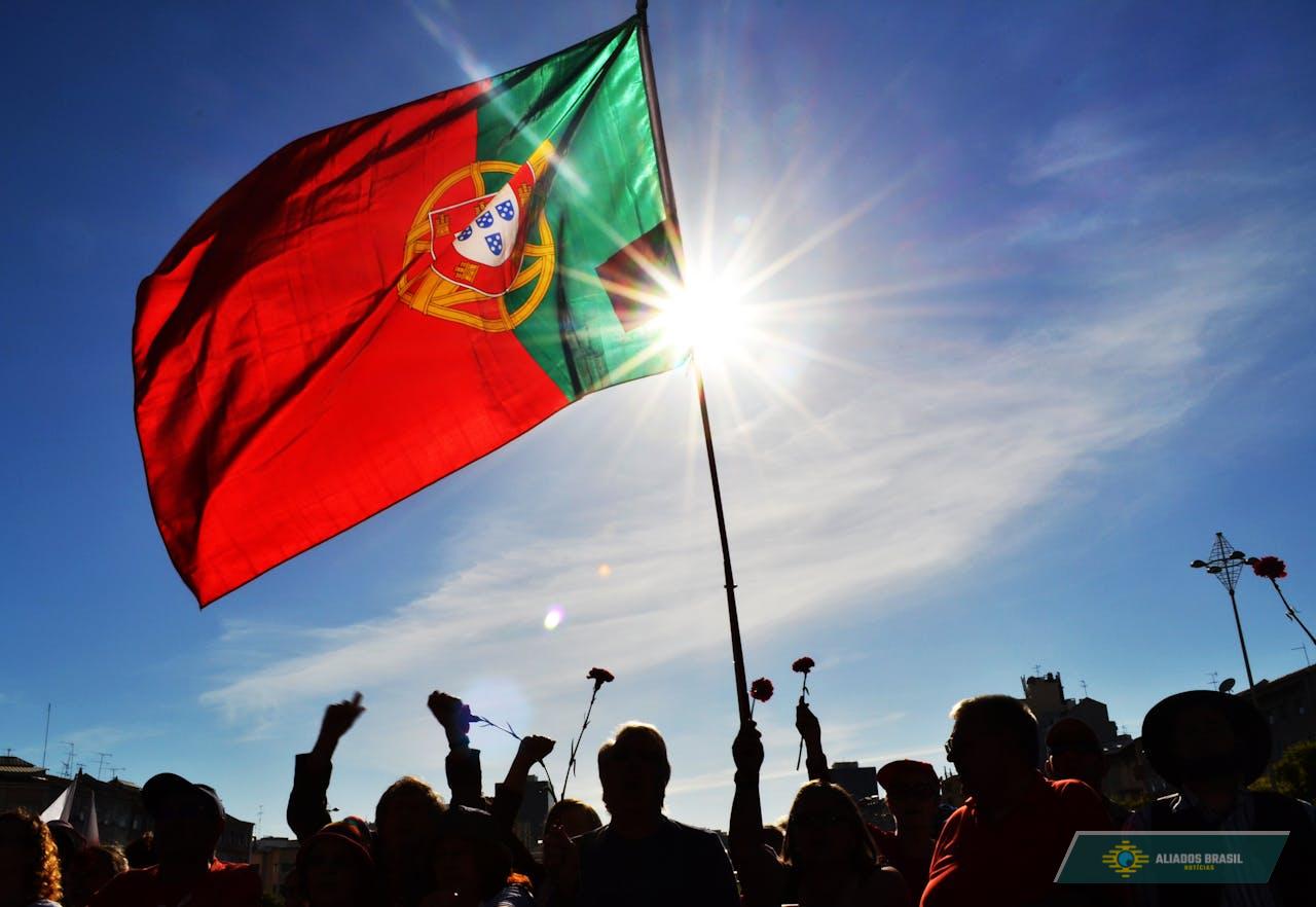 Candidatos socialista e de direita vão disputar 2º turno em Portugal