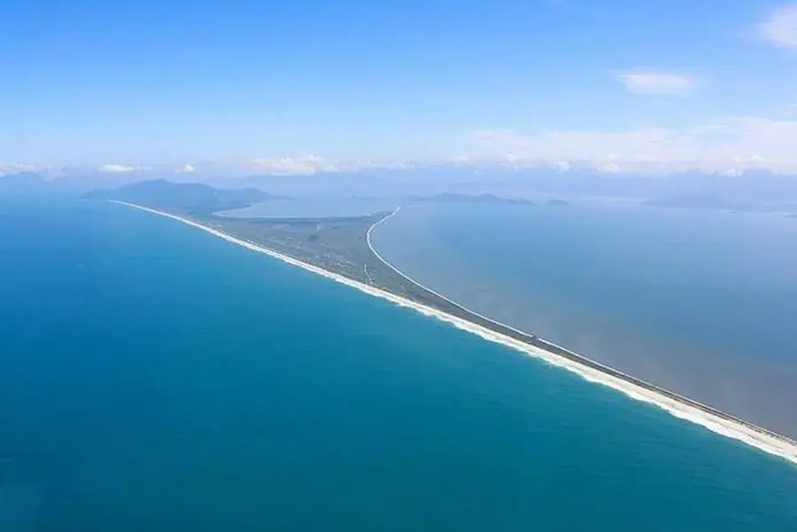 Cenário de novela e área militar: conheça a Restinga da Marambaia