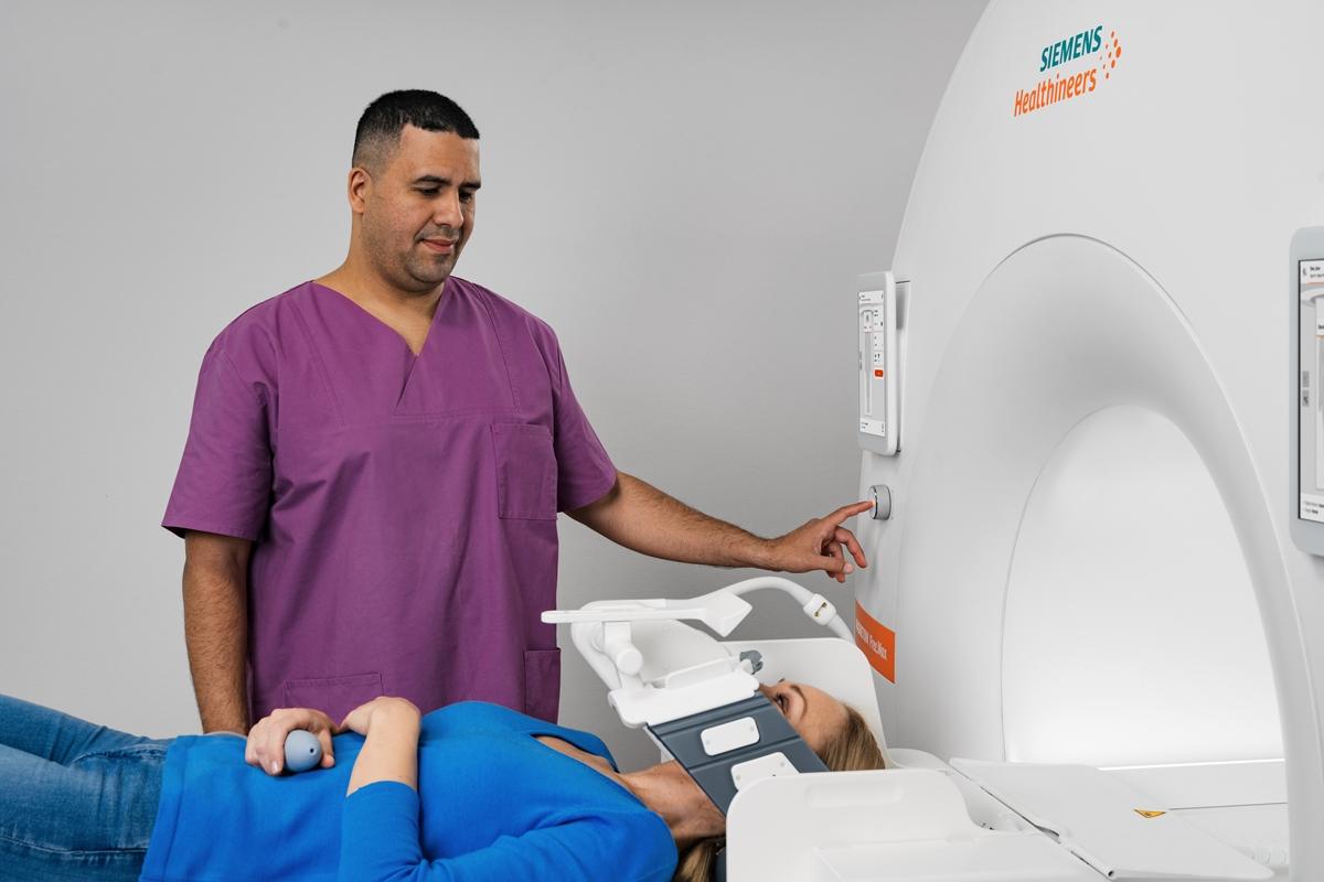 Cientista brasileiro cria ressonância magnética odontológica inédita