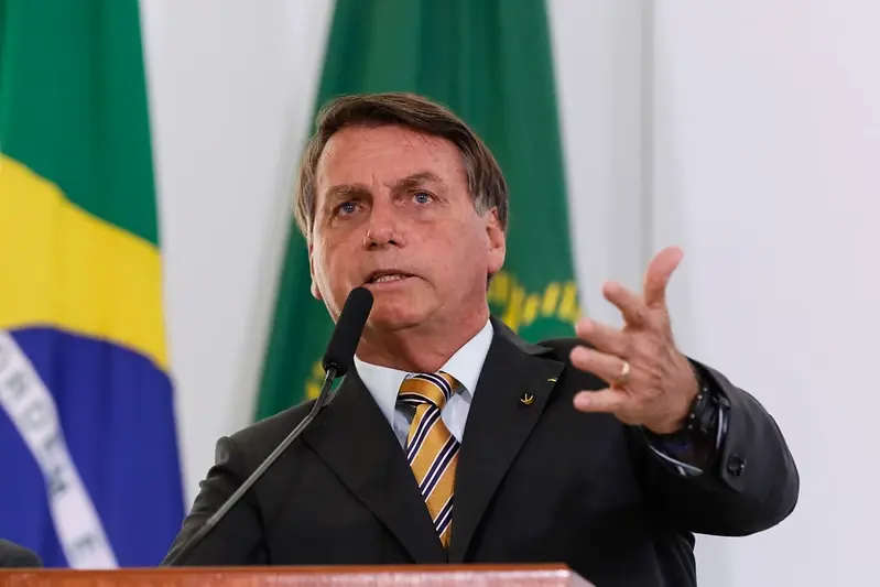 Confira os livros que podem fazer Bolsonaro reduzir a pena
