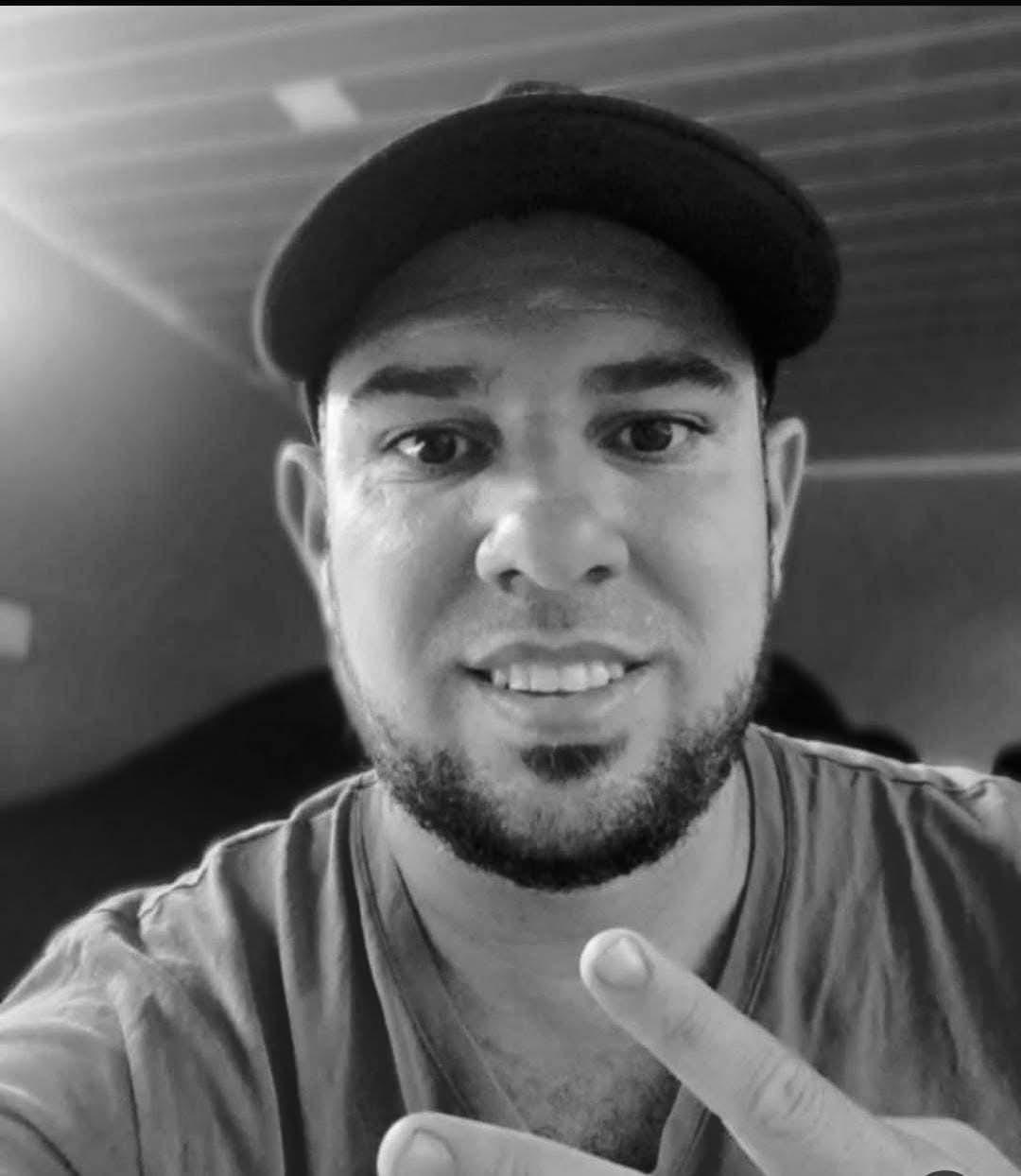 Corpo carbonizado é encontrado dentro de Porsche incendiado em estrada rural do interior de SP