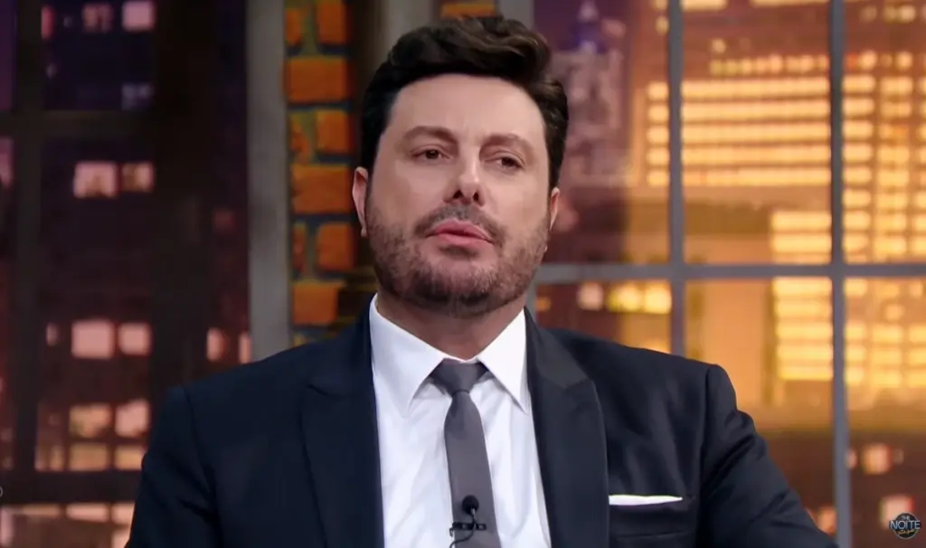 Danilo Gentili debocha da queda de Jair Bolsonaro e é criticado