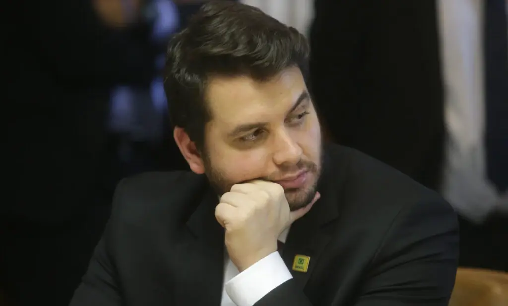 Defesa diz ao STF que Filipe Martins não acessou LinkedIn