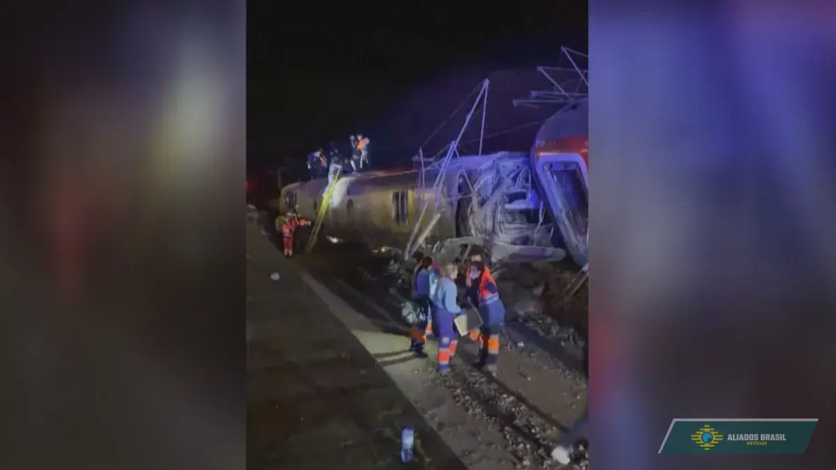 Desastre ferroviário na Espanha: Choque entre dois trens de alta velocidade deixa 10 mortos e centenas de feridos