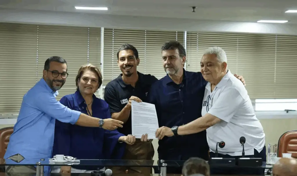 Governo federal destina R$ 12 milhões a escolas de samba do RJ