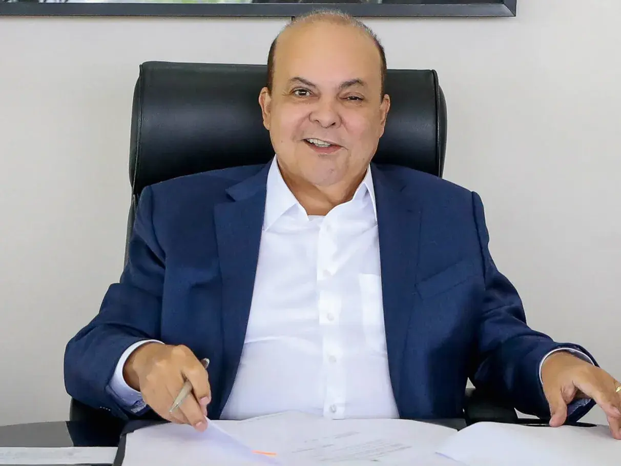 Ibaneis estuda desistir de candidatura ao Senado em meio à crise do Master