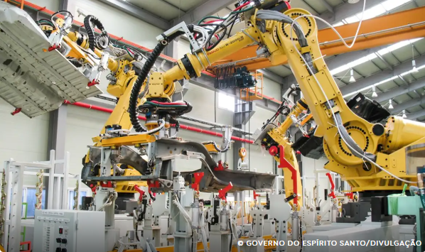 Indústria brasileira estagna em novembro e acende alerta para o setor, aponta IBGE