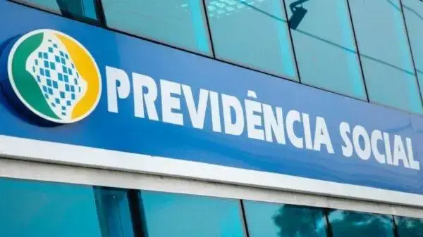INSS identifica falhas em mais de 250 mil contratos de consignado do Banco Master