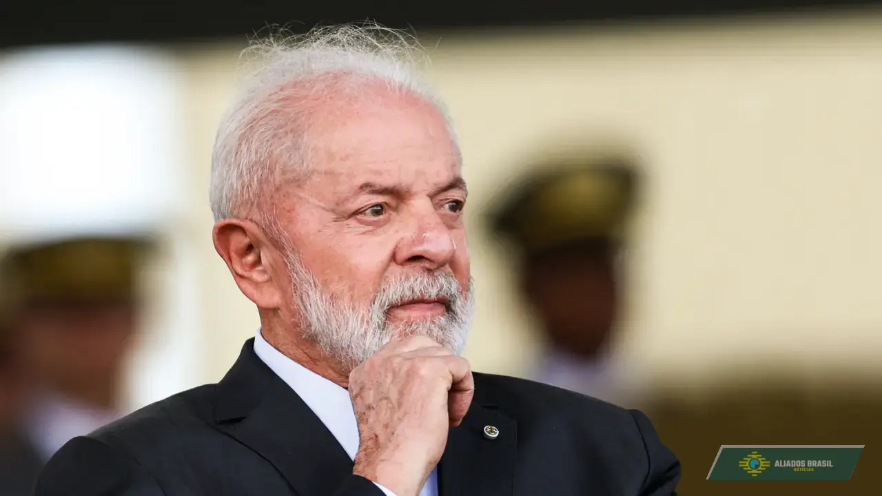 Lula vai a hospital realizar exames pré-operatórios para retirada de catarata; cirurgia será nesta sexta